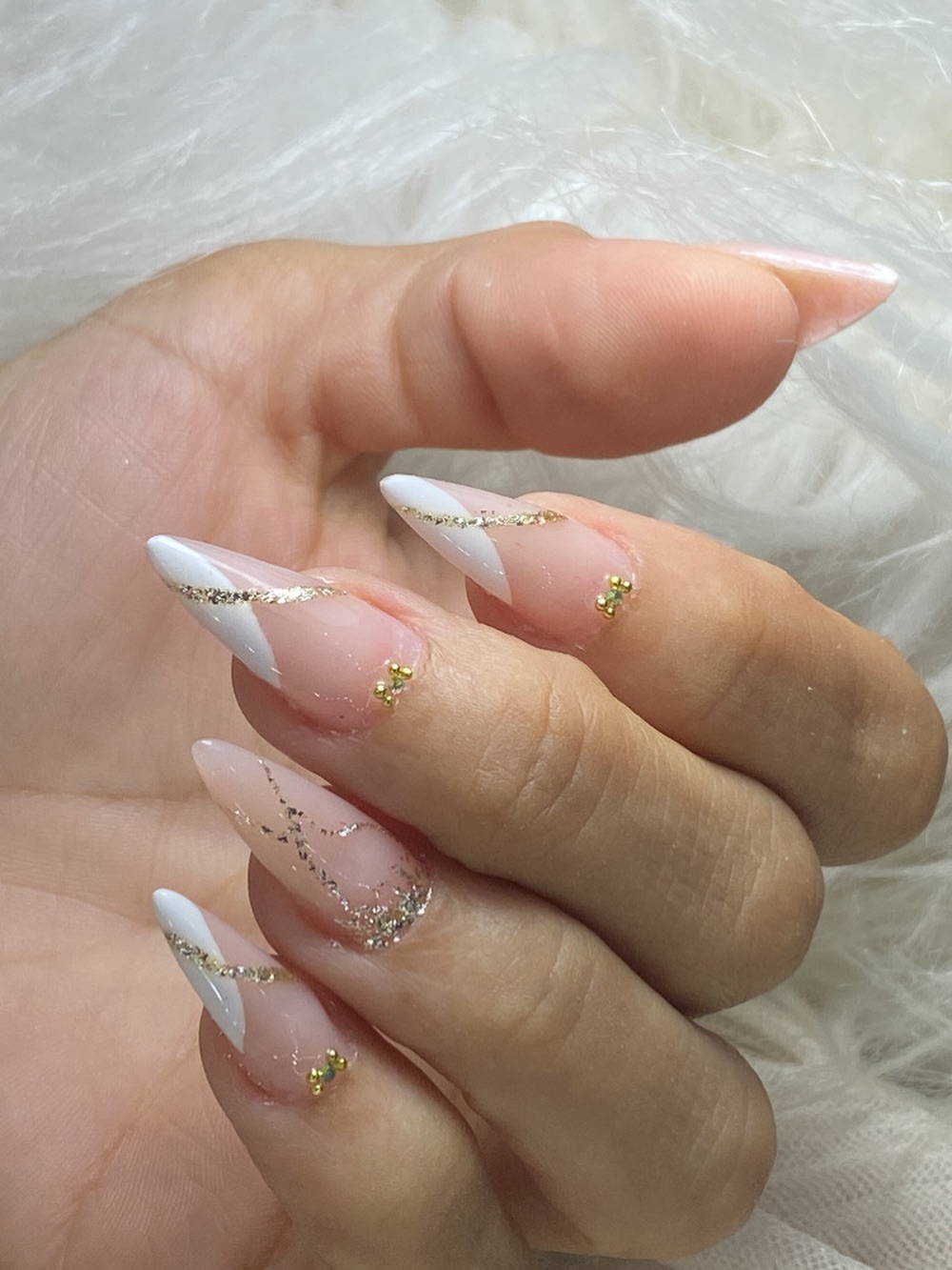 Esmaltação impecável ou alongamentos de alta tecnologia? Nós fazemos!
